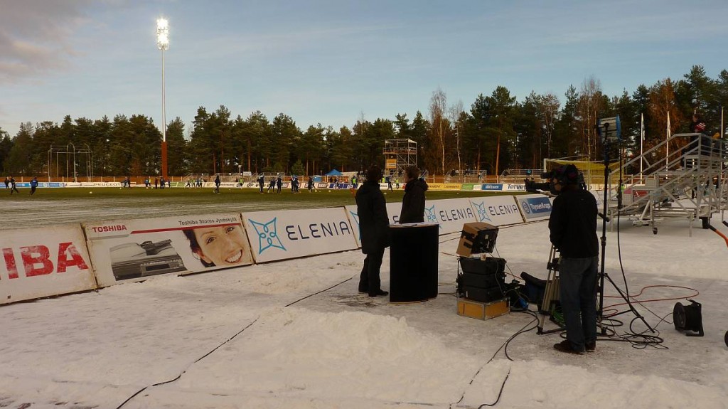 HJK:n mestaruuden ratkaissut ottelu lokakuussa 2012 lähetettiin lumen ympäröimänä.
